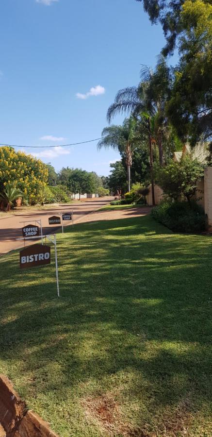 Africas Eden Guesthouse Mookgophong エクステリア 写真