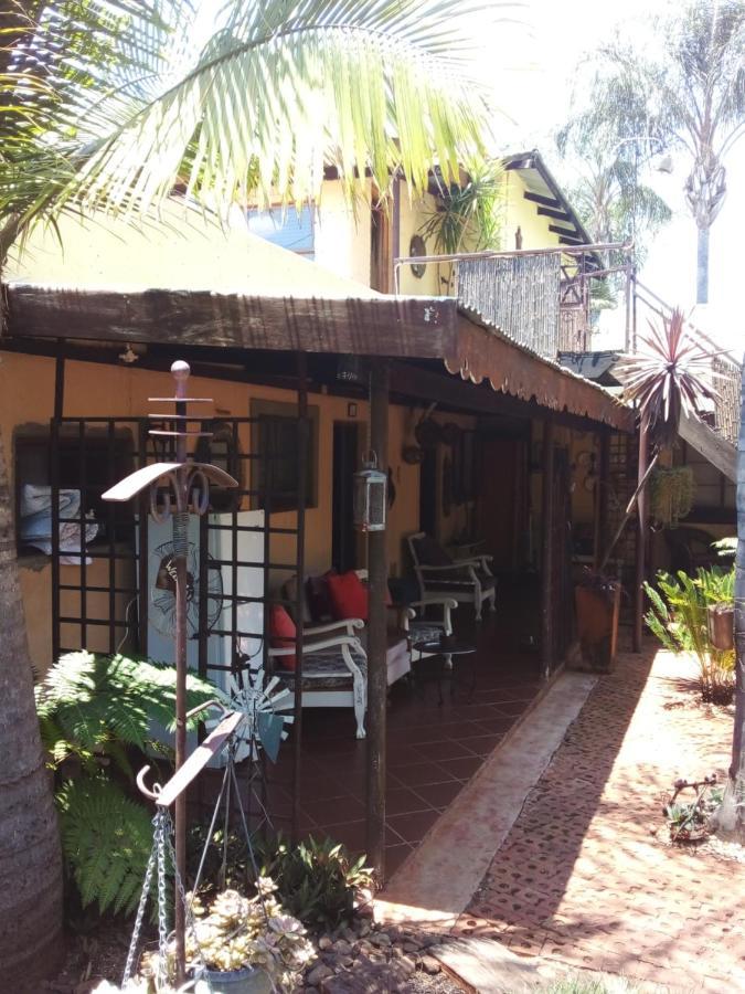 Africas Eden Guesthouse Mookgophong エクステリア 写真