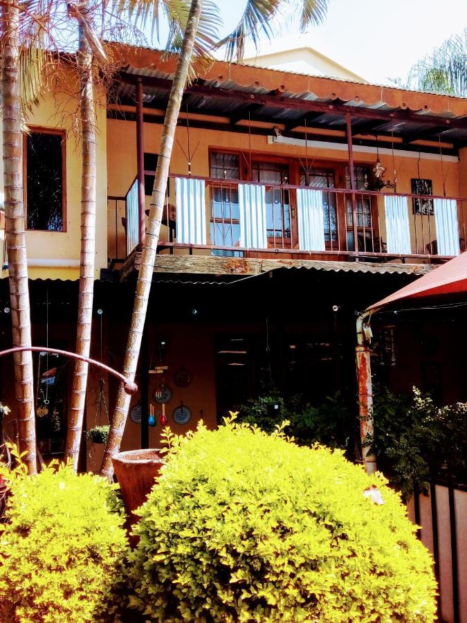 Africas Eden Guesthouse Mookgophong エクステリア 写真