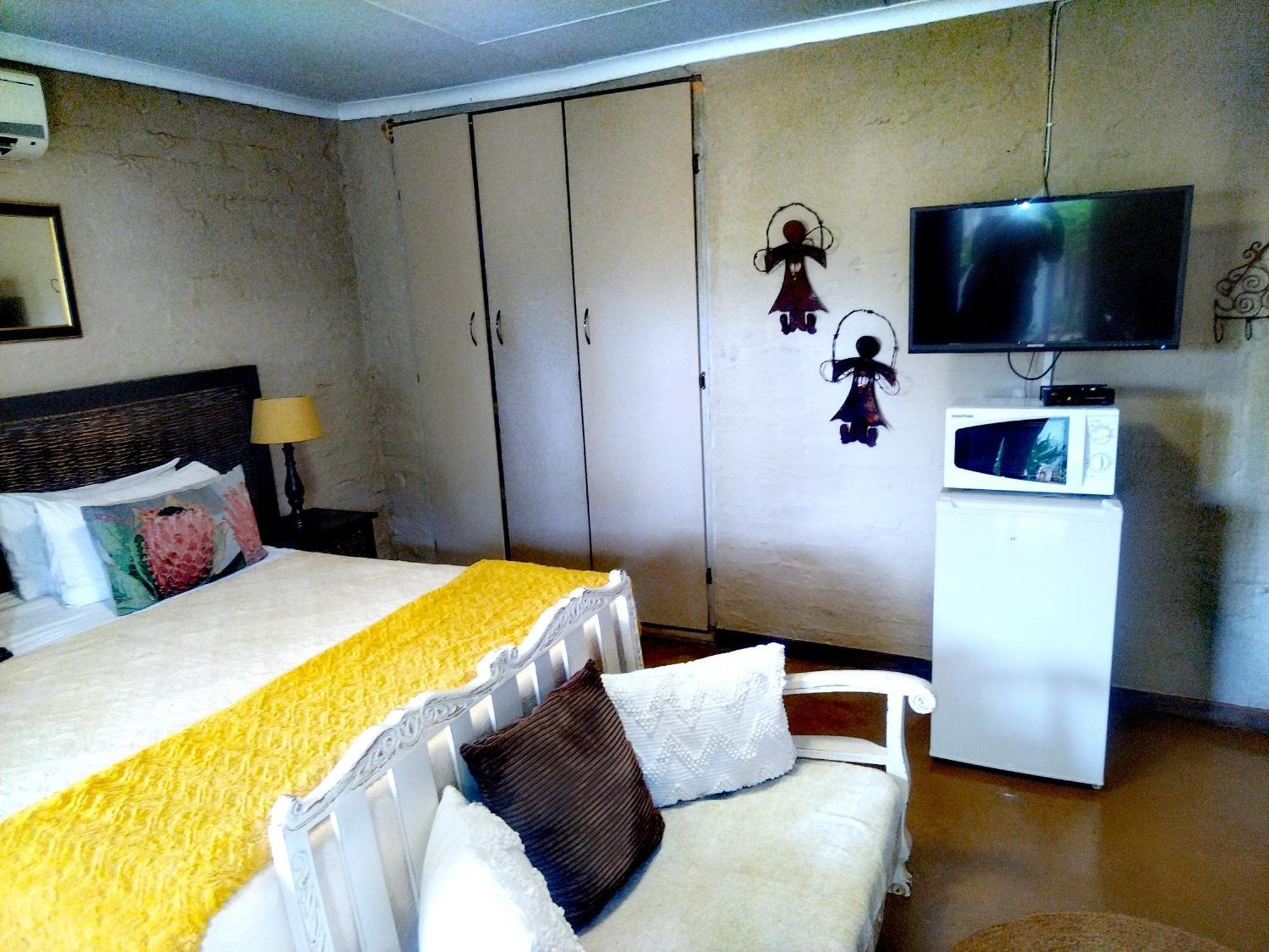 Africas Eden Guesthouse Mookgophong エクステリア 写真