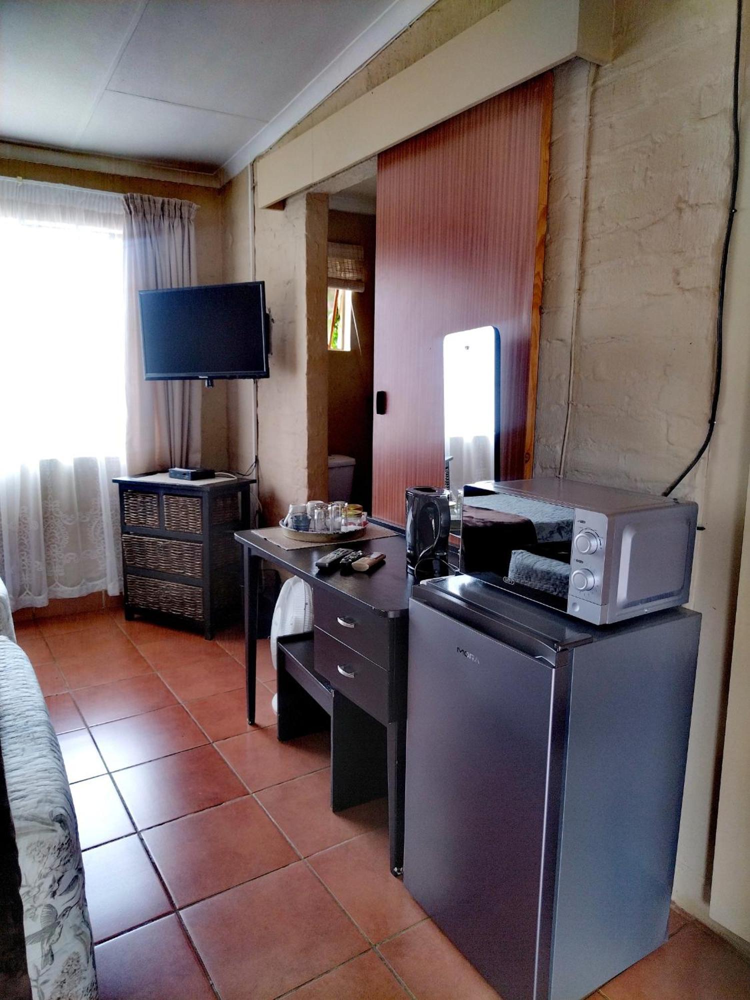 Africas Eden Guesthouse Mookgophong エクステリア 写真