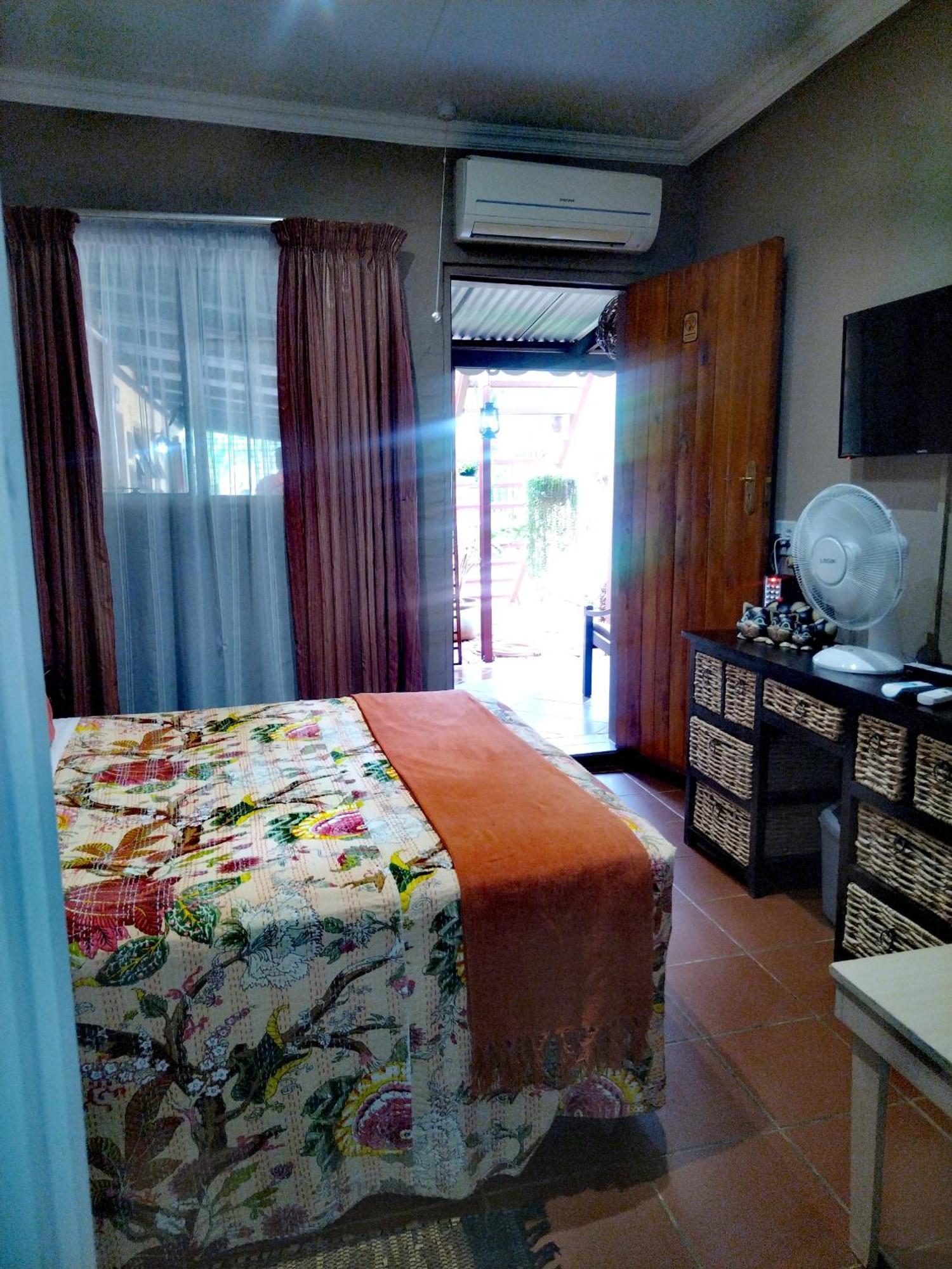 Africas Eden Guesthouse Mookgophong エクステリア 写真