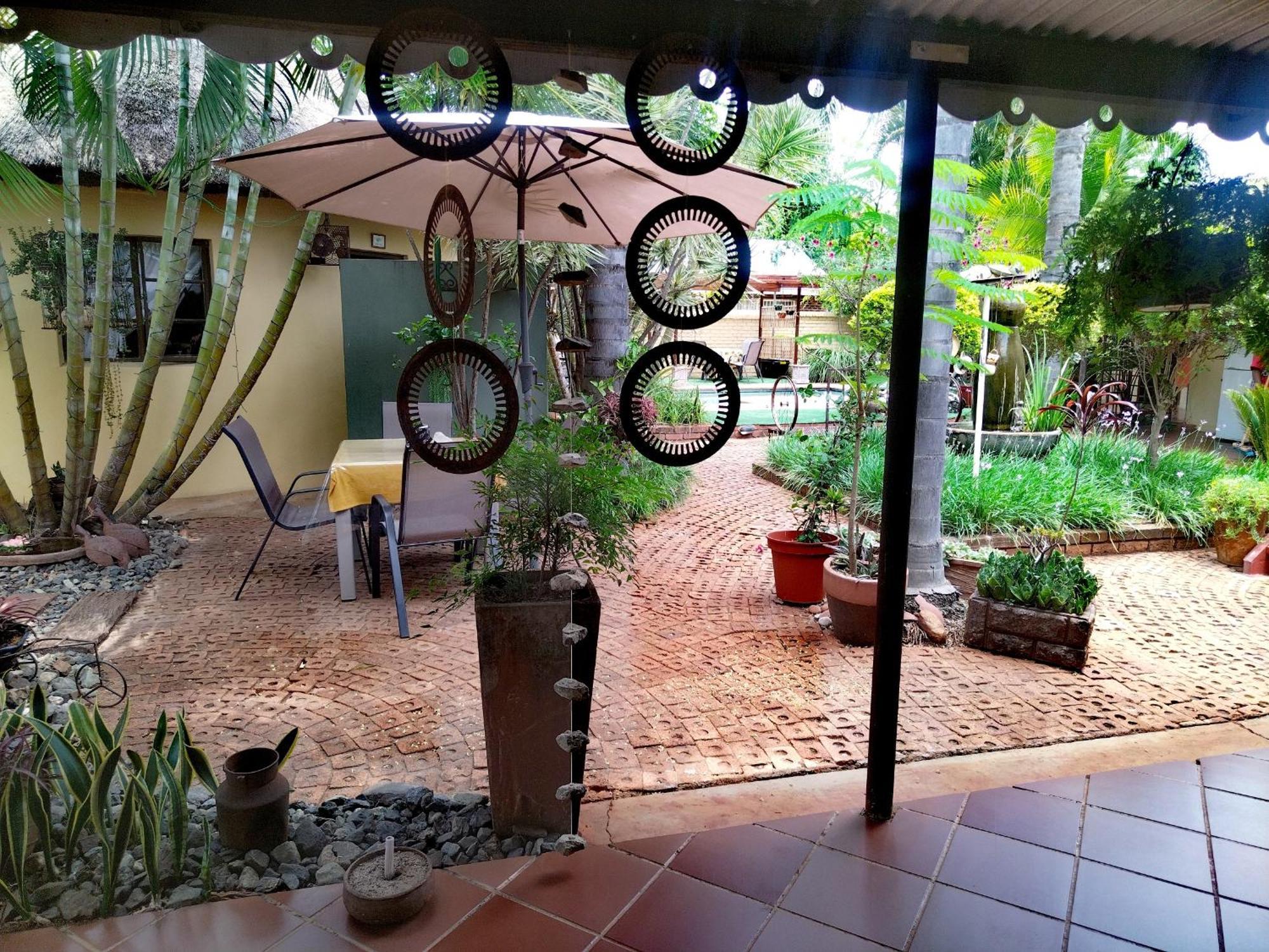 Africas Eden Guesthouse Mookgophong エクステリア 写真