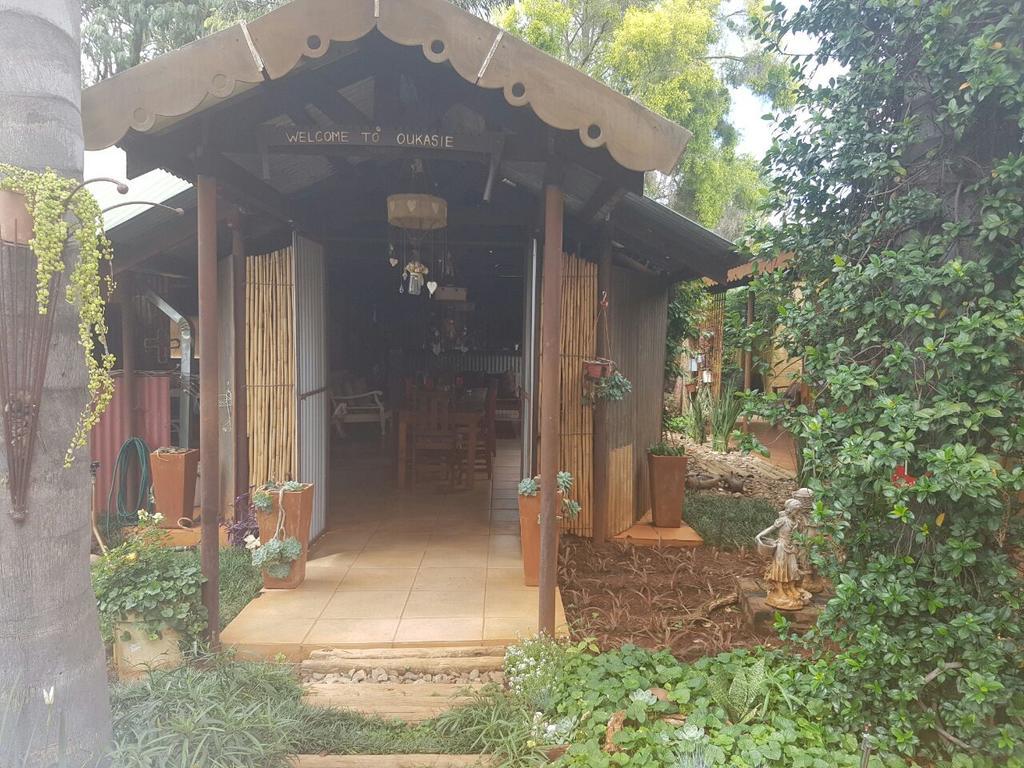 Africas Eden Guesthouse Mookgophong エクステリア 写真