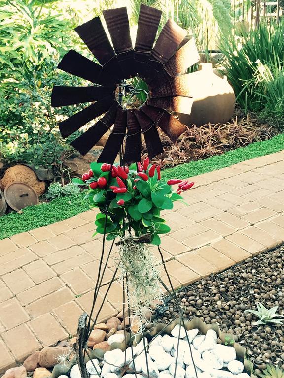 Africas Eden Guesthouse Mookgophong エクステリア 写真