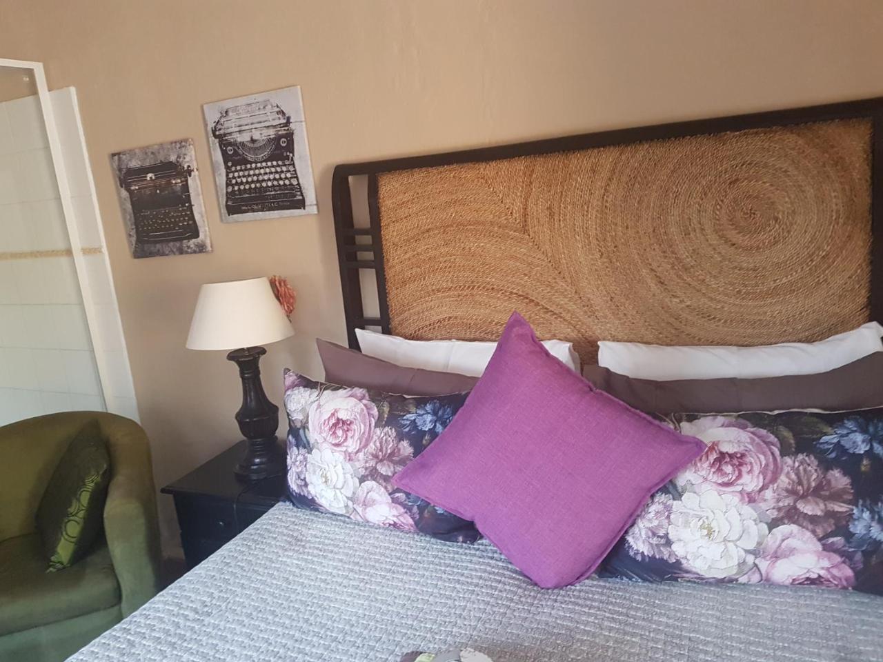 Africas Eden Guesthouse Mookgophong エクステリア 写真