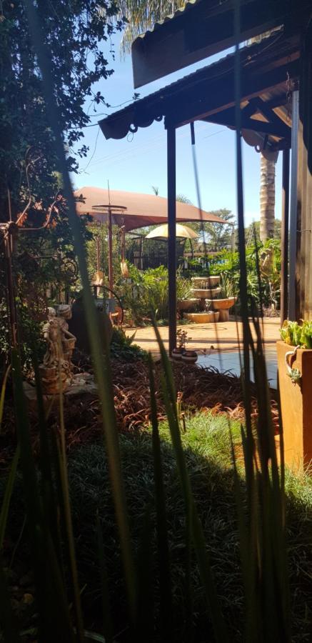 Africas Eden Guesthouse Mookgophong エクステリア 写真